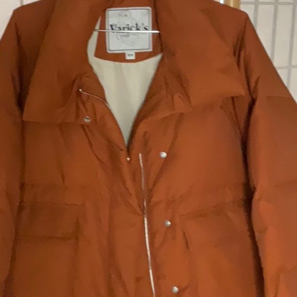 stunning apricot colored down jacket, modified shawl collar and wide sleeves. - Picture 2 of 4